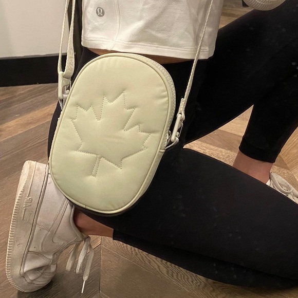 Lululemon Team Canada 22 Crossbody Bag - Picture 1 of 4